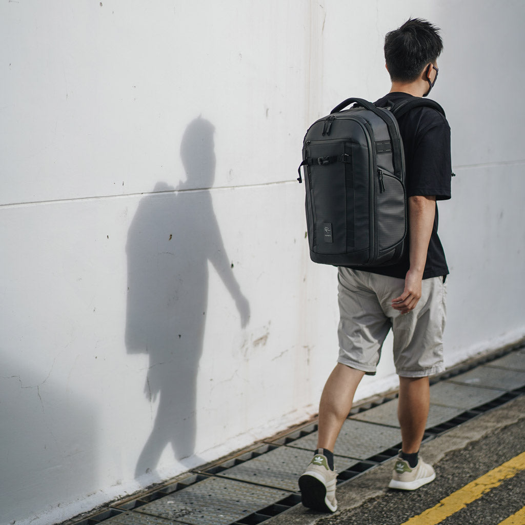 Honest Review: Nomatic x Peter McKinnon Camera Pack by Hanliang