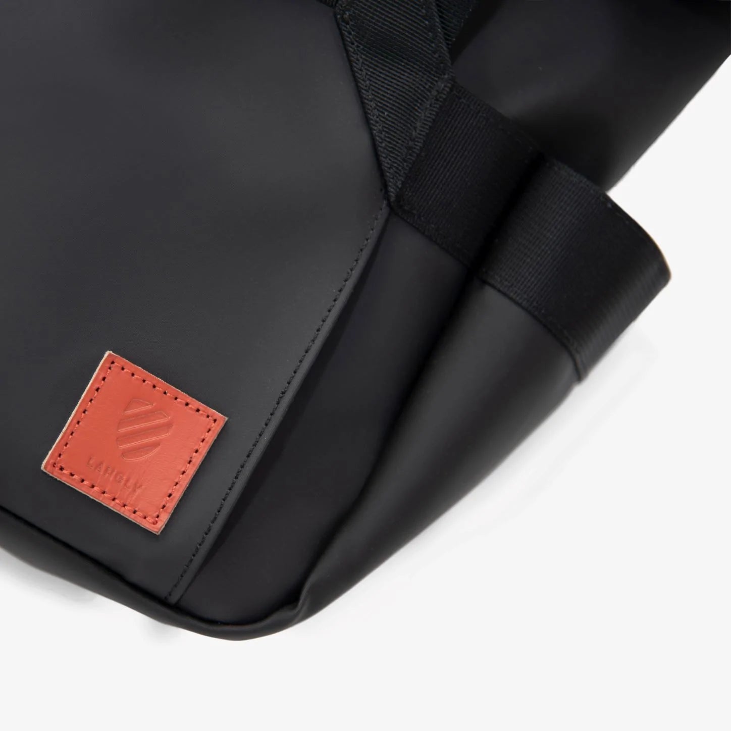 Langly Bravo Mirrorless Shoulder Bag