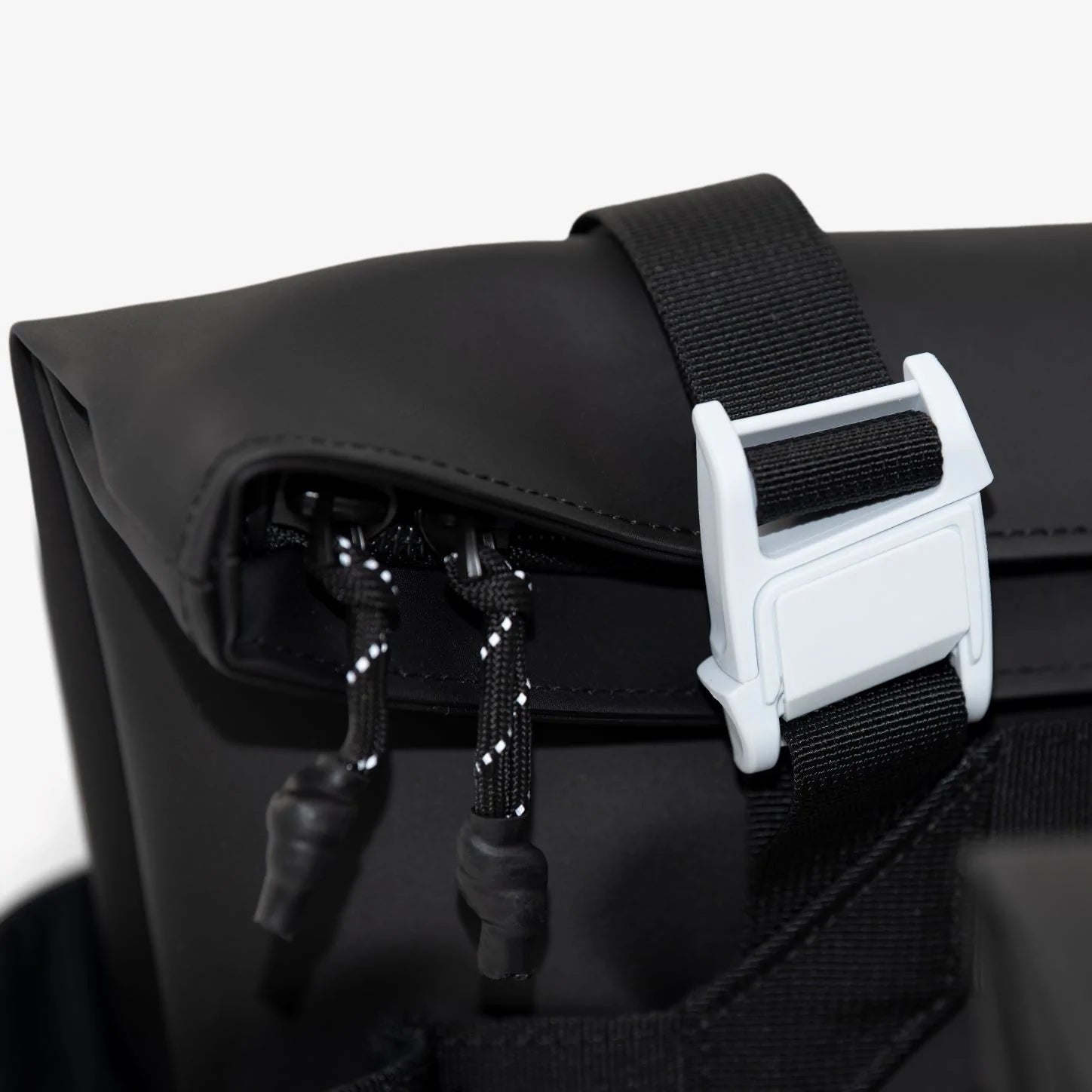 Langly Bravo Mirrorless Shoulder Bag