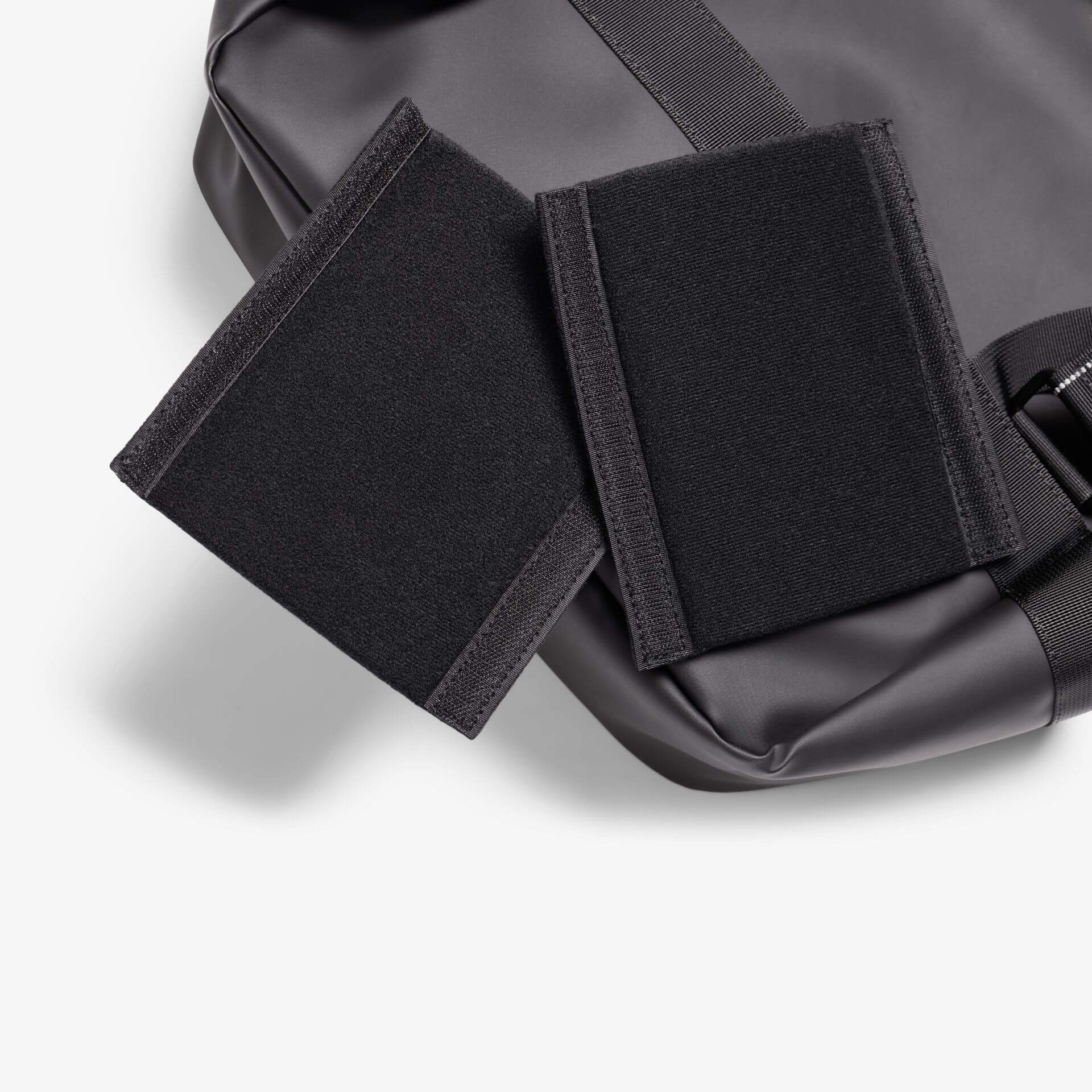 Langly Bravo Mirrorless Shoulder Bag