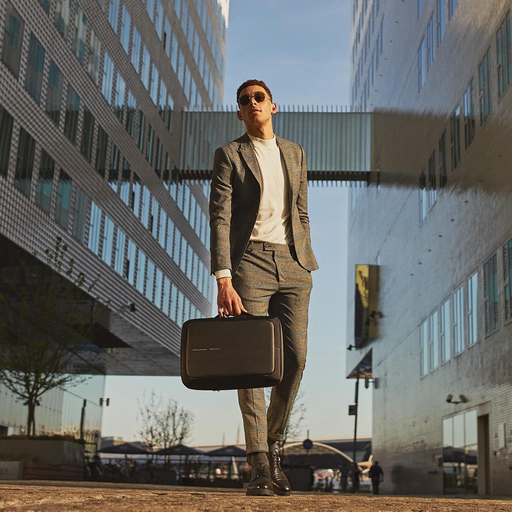 Bobby Bizz by XD Design